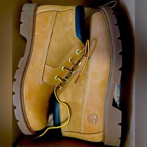 Women’s Timberland short boot